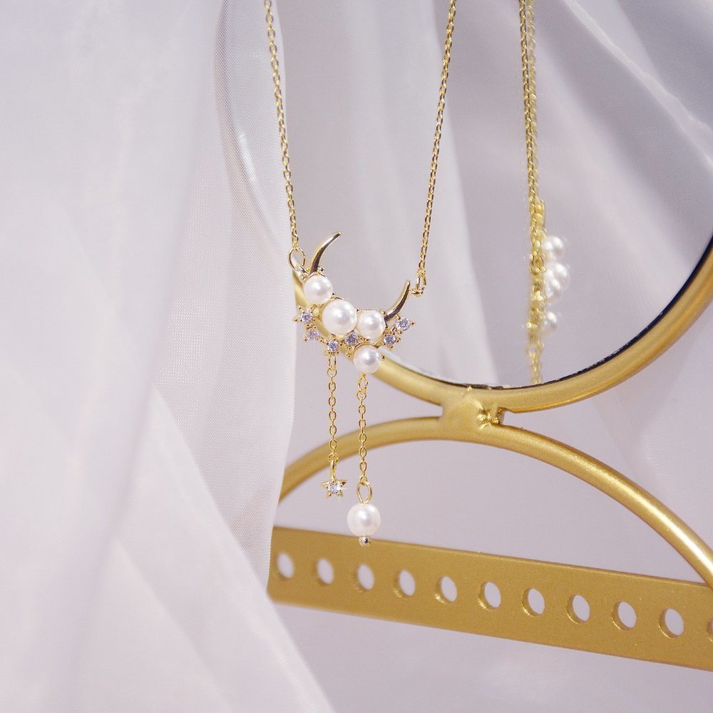 NEW 14K Gold Plated Diamond Pearl Moon Necklace - Picture 6 of 8